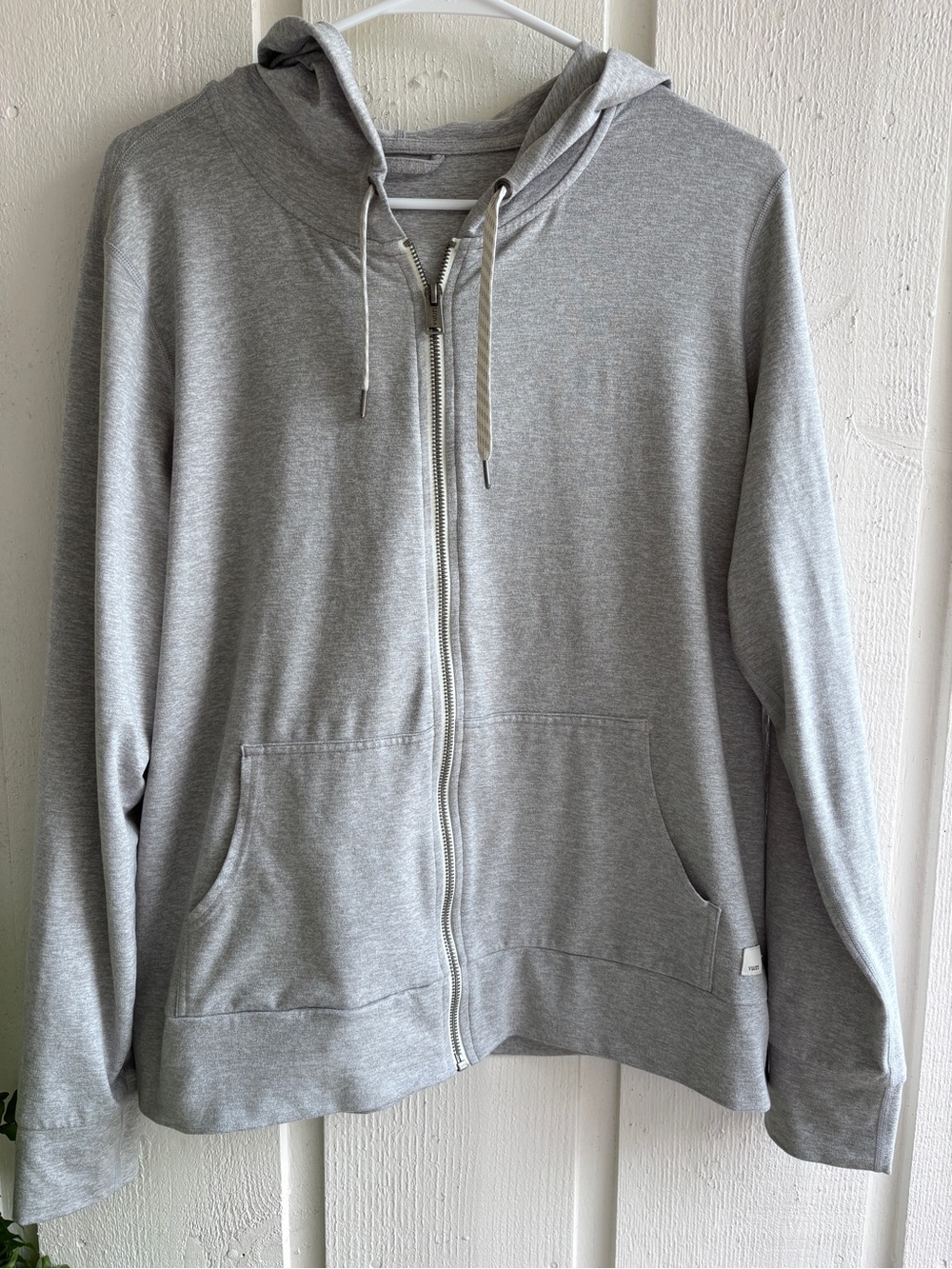 Vuori Halo Performance Hoodie 2.0Gray Jacket